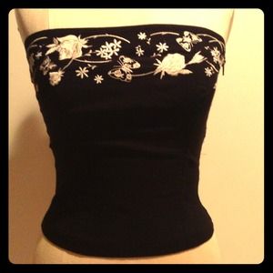 Sexy Embroidered Tube top and Capri Pants