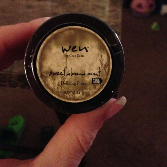 -**SOLD IN BUNDLE**NEW WEN sweet defining paste - Picture 1 of 1