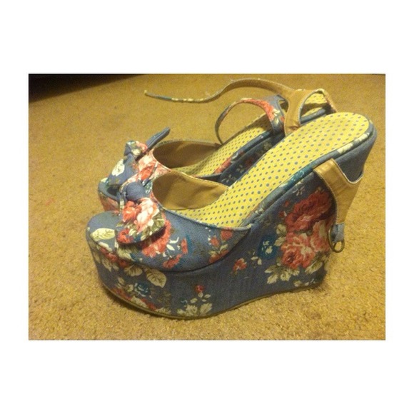 Floral platforms