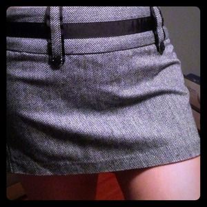 Houndstooth Skirt: grey