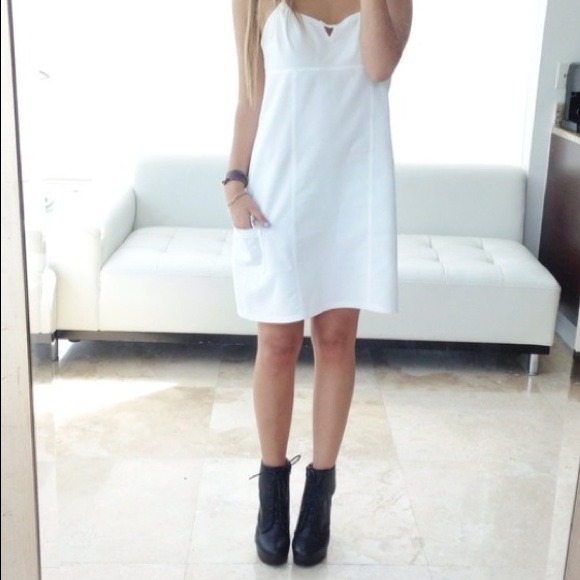 Sara white dress with pockets !