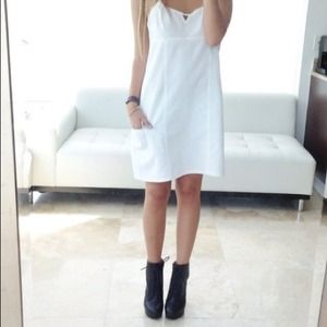 Sara white dress with pockets !