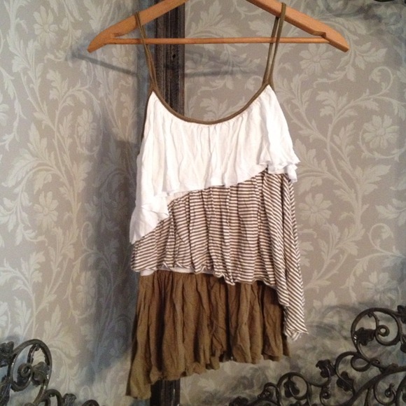 Green layered tank - Picture 2 of 3