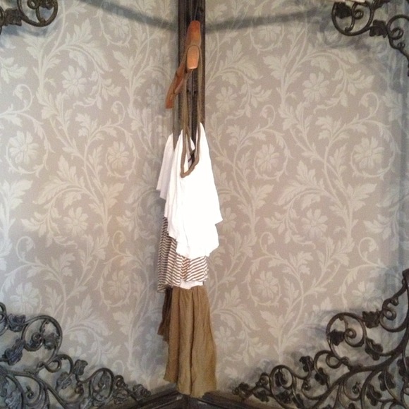 Green layered tank - Picture 3 of 3