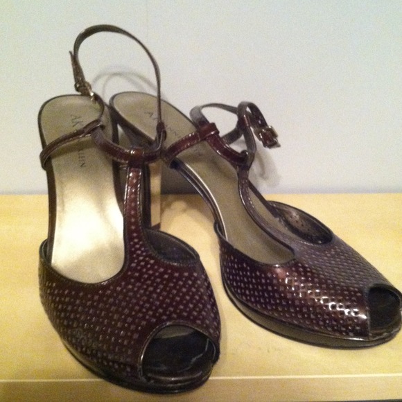 Anne Klein brown high heels