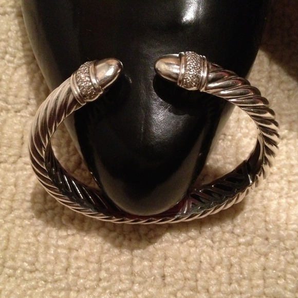 Sold-100% authentic  CL's David Yurman , LV bag - Picture 3 of 4