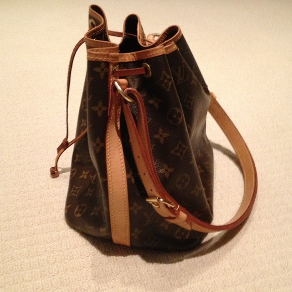 Sold-100% authentic  CL's David Yurman , LV bag - Picture 4 of 4