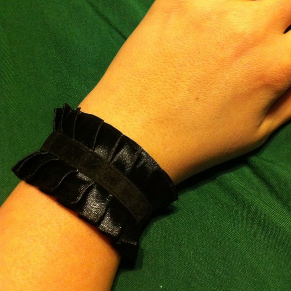 Black Ribbon Bracelet - Picture 2 of 3