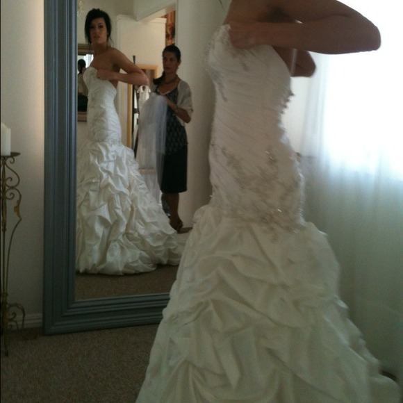 Wedding dress - Picture 3 of 4