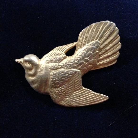 Soul -full bird pin , vintage 1993 signed L.S.