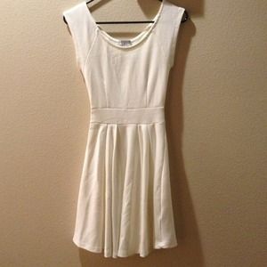 Little white dress 👗