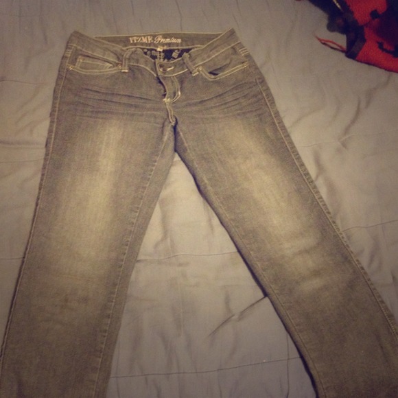 Grey tight jeans
