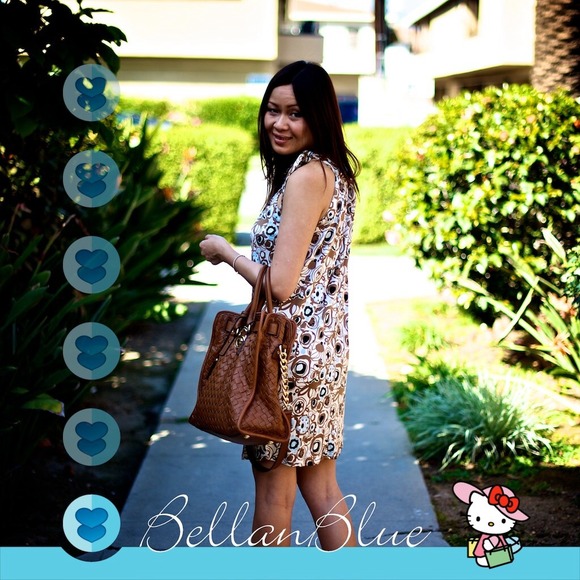 🎉HP 1/24🎉 - Abstract flower dress - Picture 3 of 3