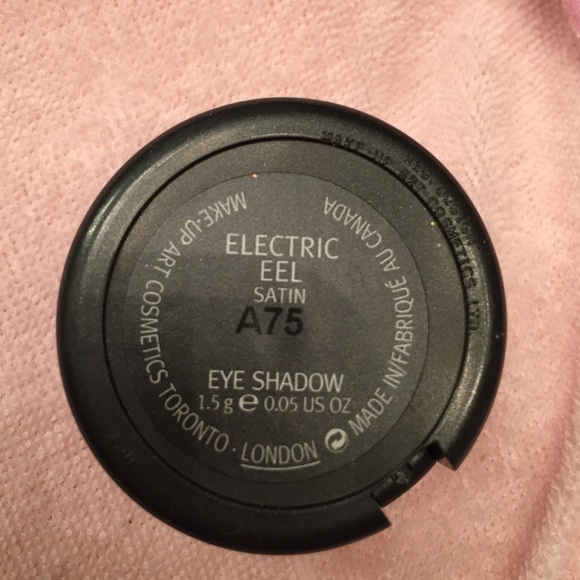 Mac eyeshadow - Picture 4 of 4