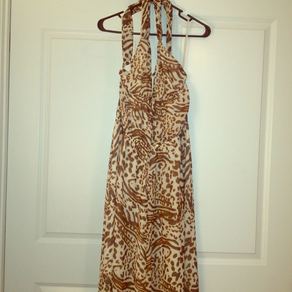 Beautiful flowy leopard print maxi dress