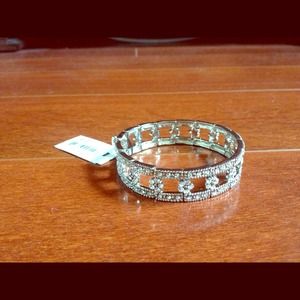 Cookie lee silver crystal floral bracelet