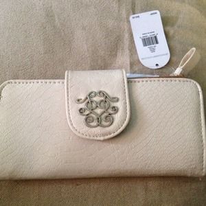 Jessica Simpson Wallet. PayPal $15