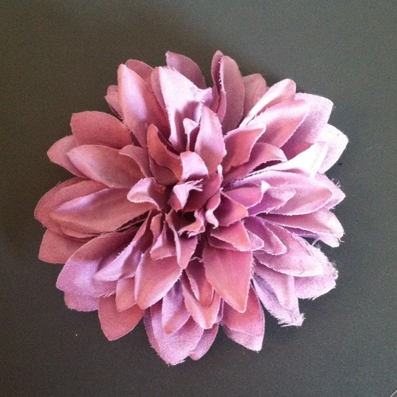 Accessories - Purple flower hair clip or pin