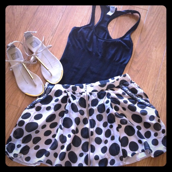NWOT BCBG generation skirt with metal detail