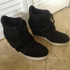 Nine West high top booties