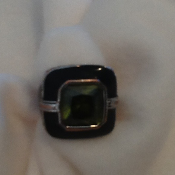 Lovely Lia Sophia statement ring! Size 7