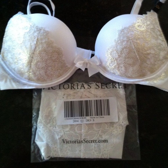 SOLD @kmsayre07❤VS Push-Up Bra & Cheeky Panties❤