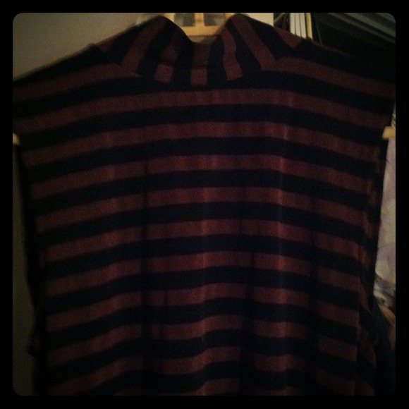 Sleeveless brown/black top