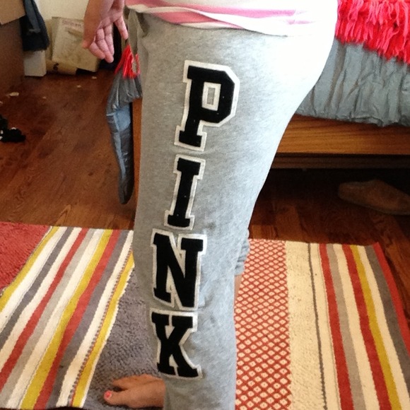 ⛔⛔SOLD⛔⛔ Gray Victorias Secret pink sweat pants. - Picture 3 of 3