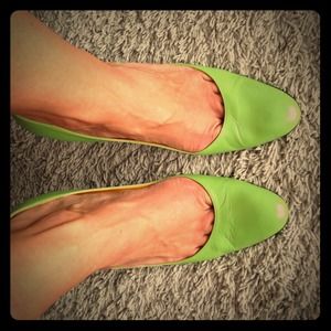 Green pumps