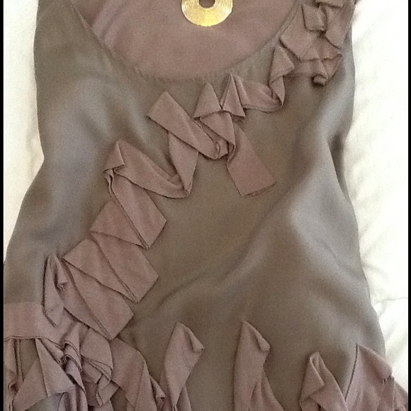 ❌SOLD❌.. J Crew Ruffled Top - Picture 2 of 3