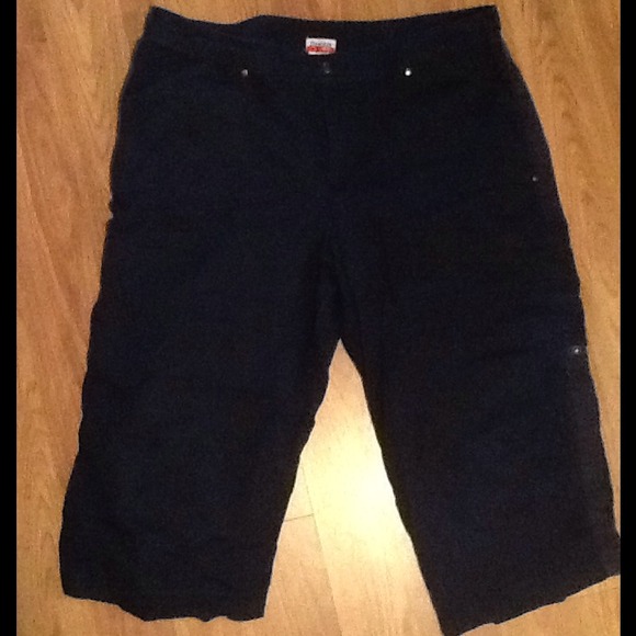 Navy plus size capris