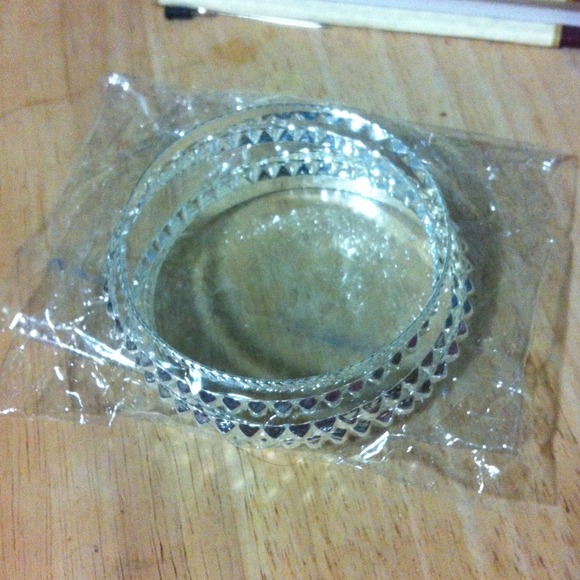 Silvertone Stackable Patterned Bangles - Picture 2 of 3