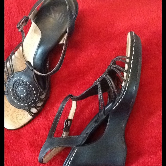 Shoes, black leather wedges.