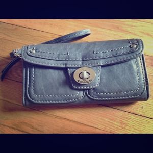Faux Coach wristlet TRADE FOR MRSLATSON