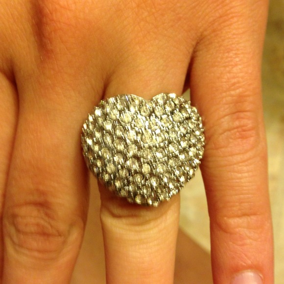 Heart stuffed ring. New never worn. - Picture 1 of 3