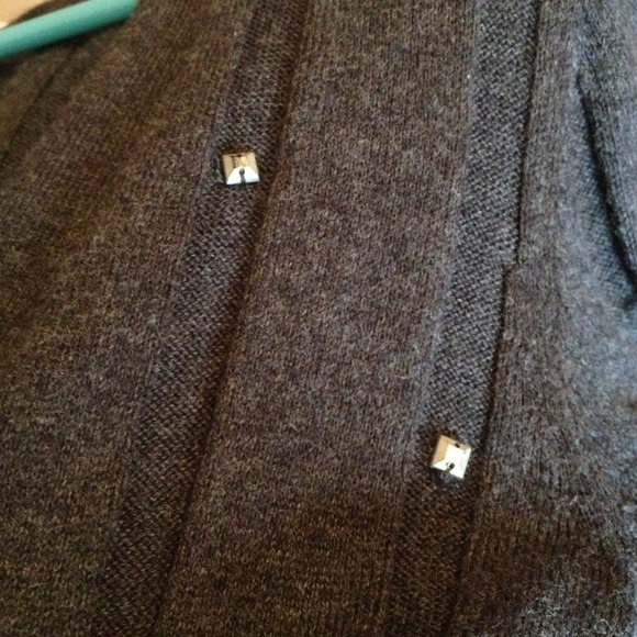 Dark grey sweater - Picture 4 of 4