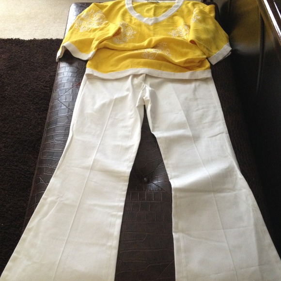 SOLD The Limited white pants never worn