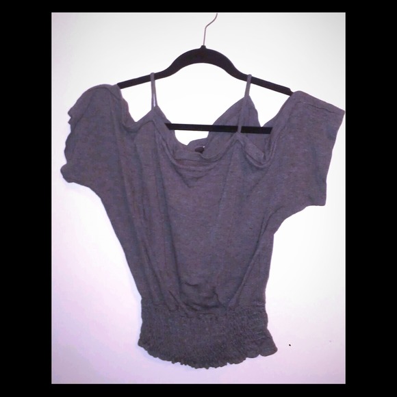 ✨TRADED✨ 💕CUTE💕 Diva Gray Top!