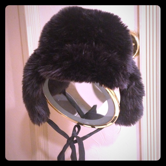 Big black furry Juicy Couture winter hat😍