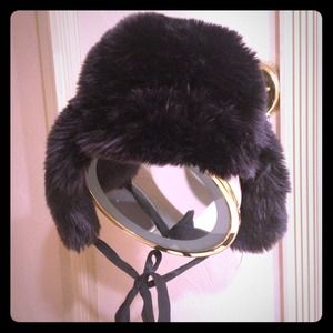 Big black furry Juicy Couture winter hat😍