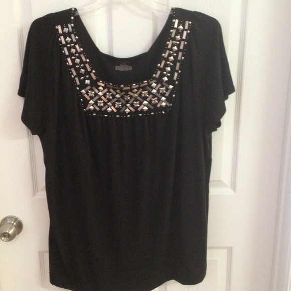 Black top with silver details - Picture 1 of 2