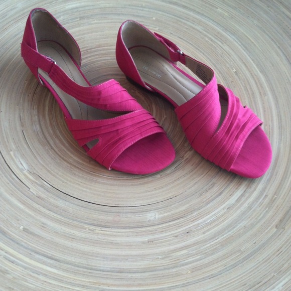 Naturalizer Shoes - Pink Sandal Shoes sz 6.5