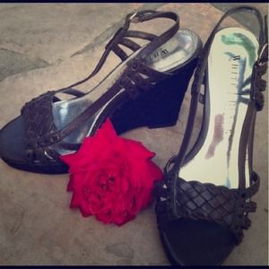 Wedge Sandle-White House/Black Market