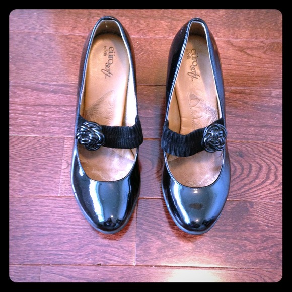 Euro Soft by Sofft Heels