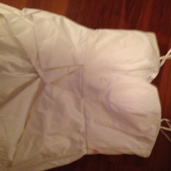 BCBG WHITE STRAPLESS DRESS - Picture 2 of 2