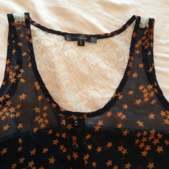 ⭐⭐Star Print crop tank w/lace⭐⭐ - Picture 2 of 3