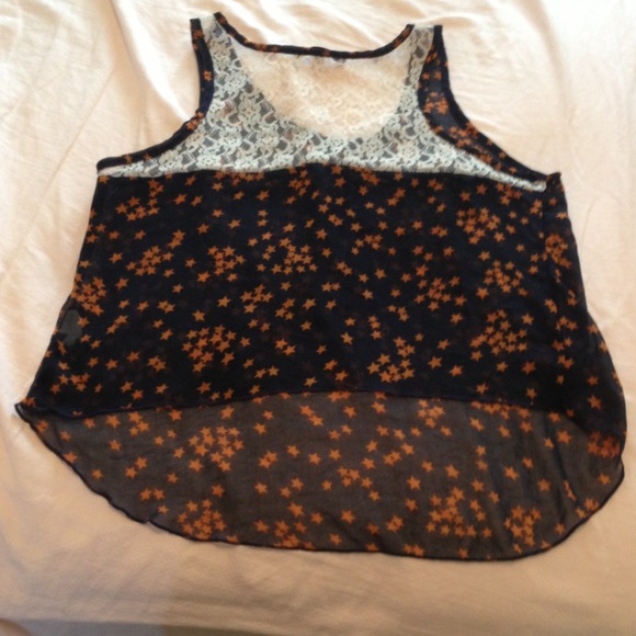 ⭐⭐Star Print crop tank w/lace⭐⭐ - Picture 3 of 3
