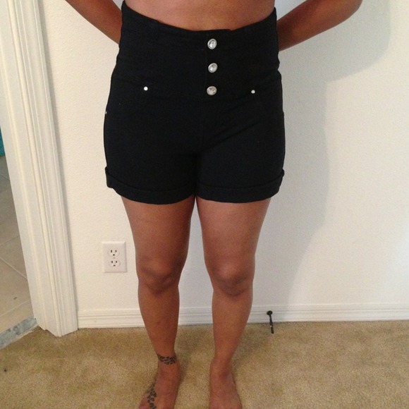 SALE TONIGHT! 🌑Black stretch high waist shorts🌑