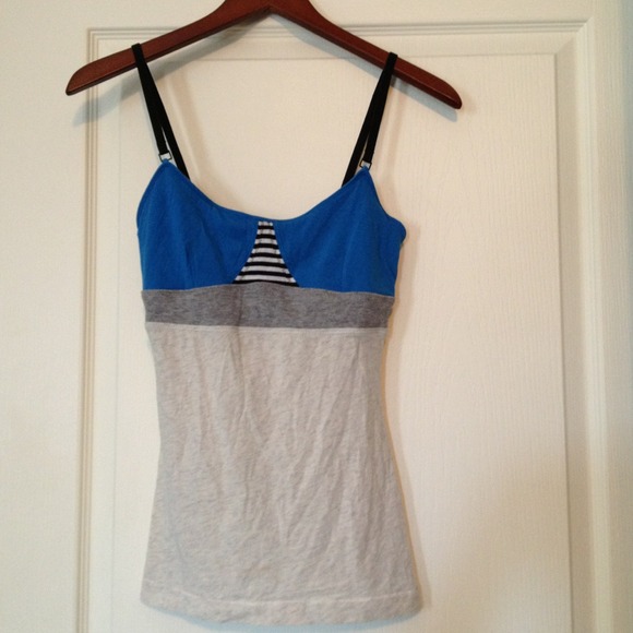 Lululemon Size 6 Contentment Triangle Top
