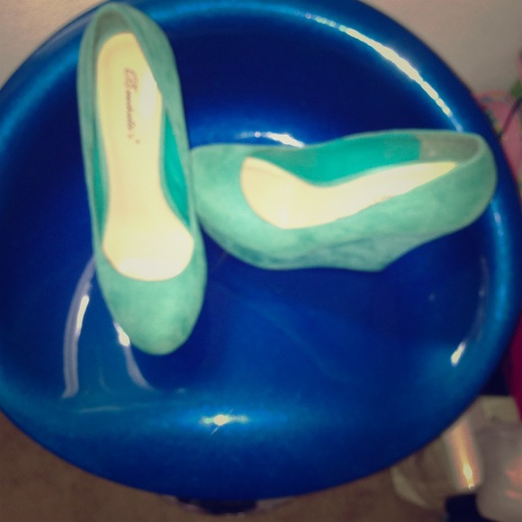 🙌SOLD🙌 🌸Mint Green Wedge Heel🌸